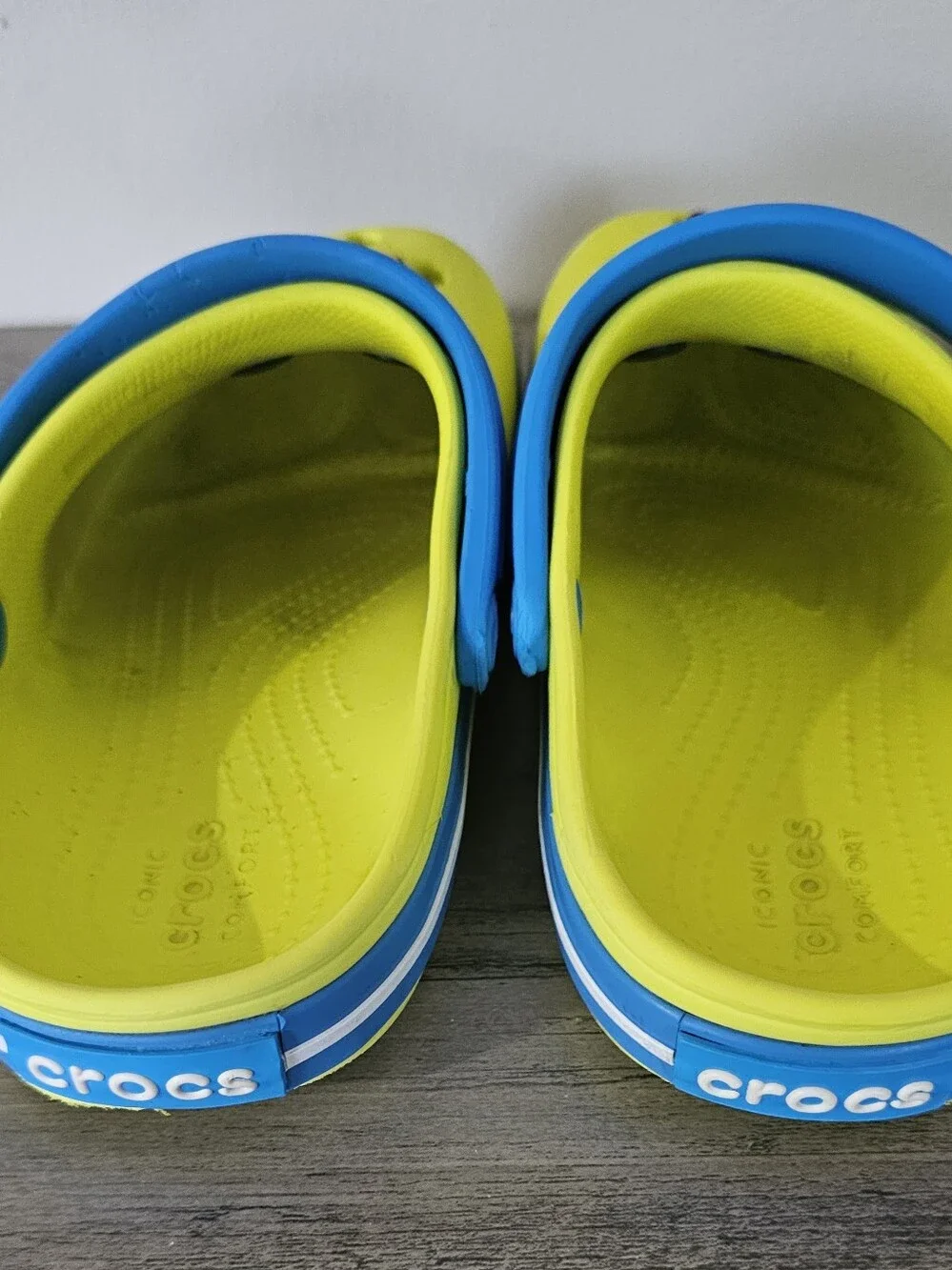 CROCS Kids Citron Yellow and Blue Clogs with Super Mario Charms C 13 Boy